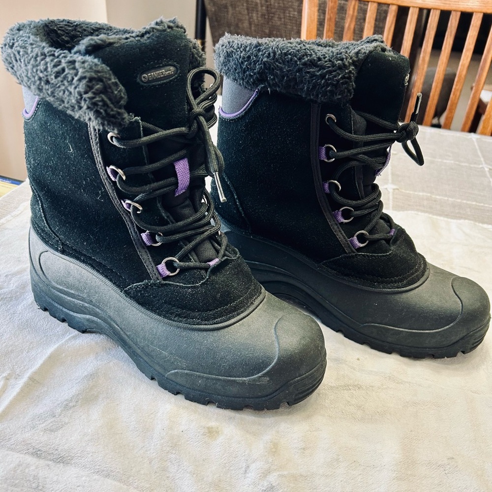 Women Size 11W Black & Purple Winter Boots